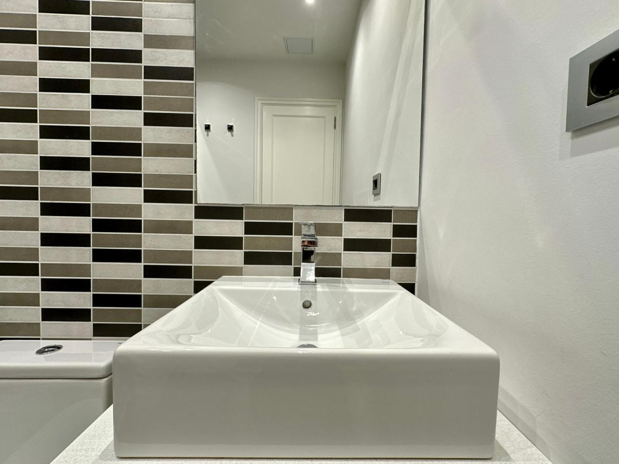 Hostiguest Coliving Leon Y Castillo Las Palmas de Gran Canaria Exteriér fotografie