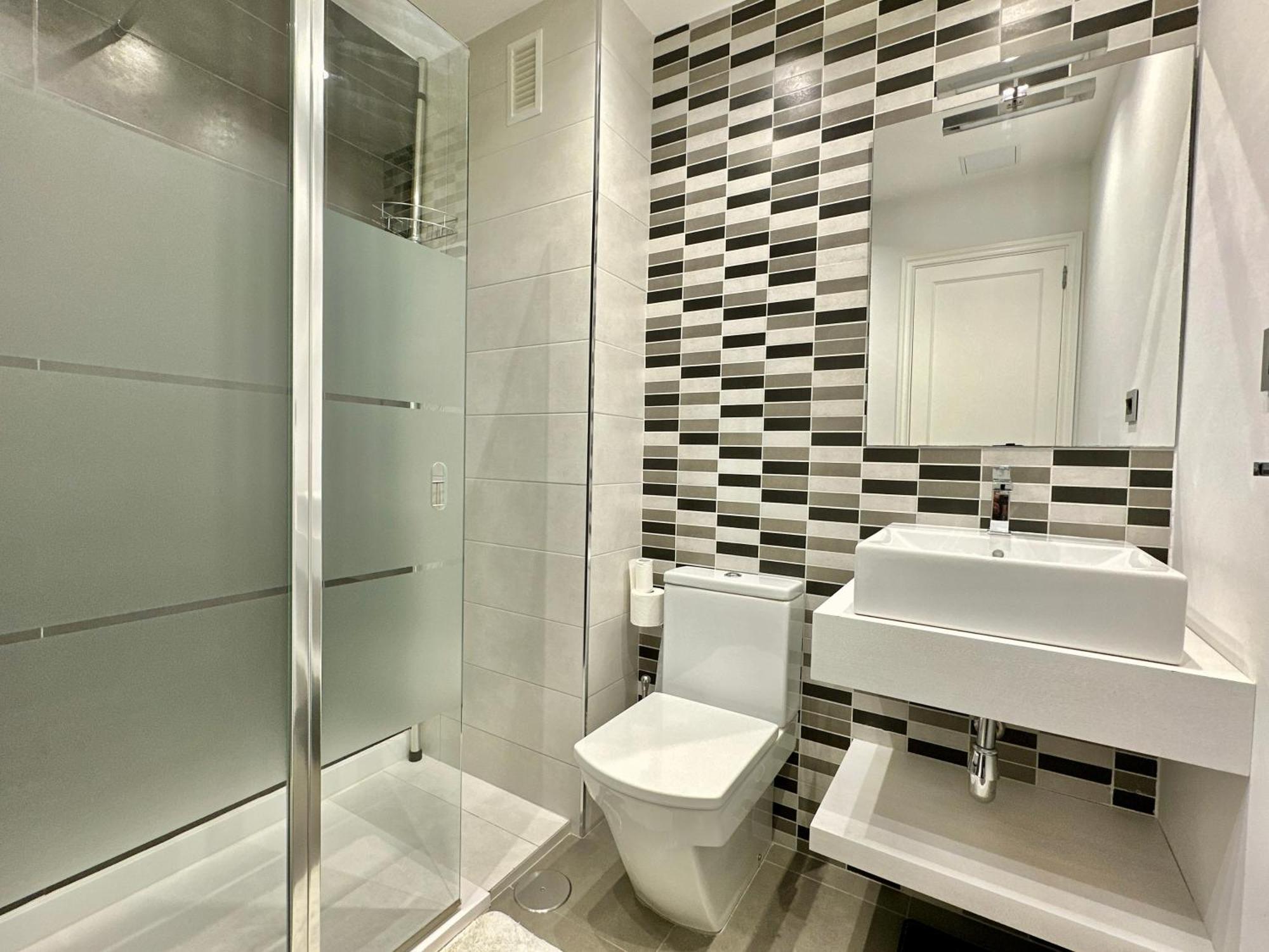 Hostiguest Coliving Leon Y Castillo Las Palmas de Gran Canaria Exteriér fotografie